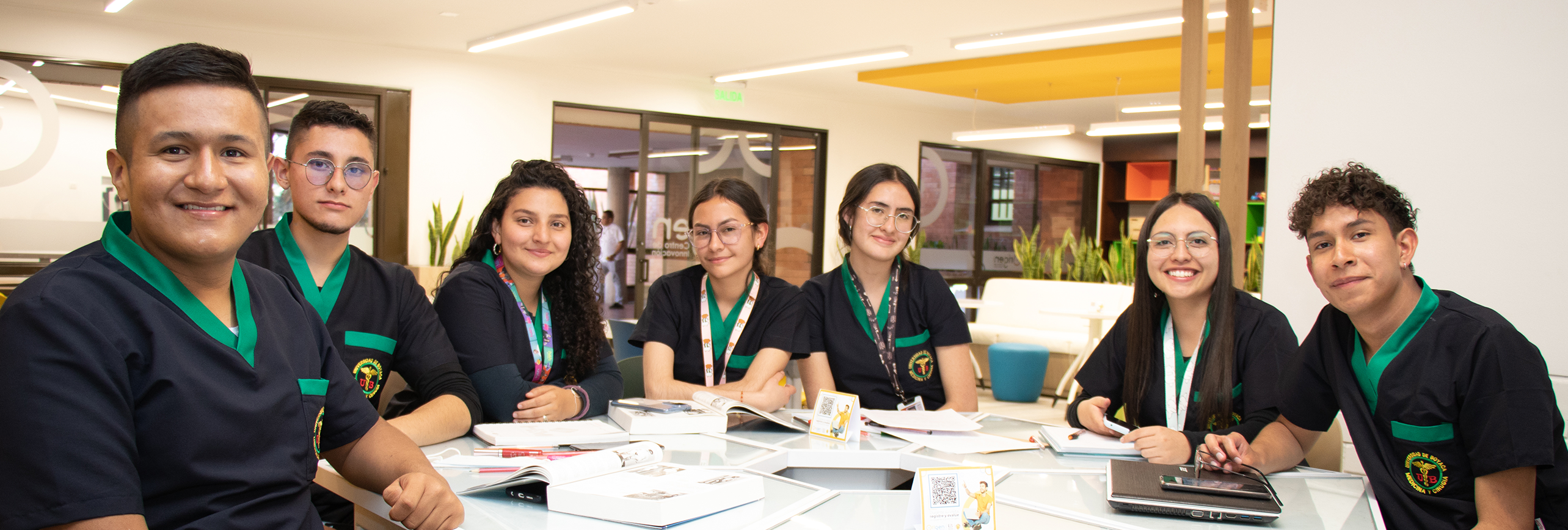 estudiantes-medicina-centro-de-innovación-origen