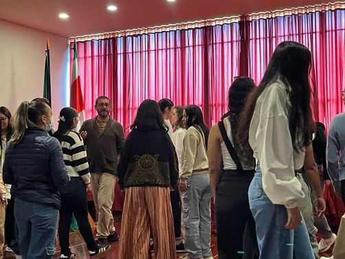 Más que una clase, un espacio para el intercambio de mensajes.